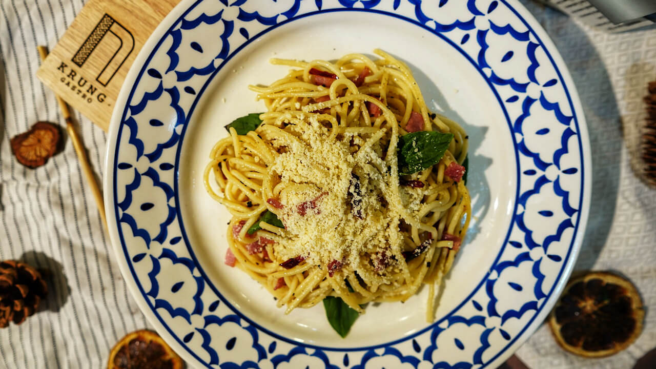 Spaghetti with Ham and Dried Chili