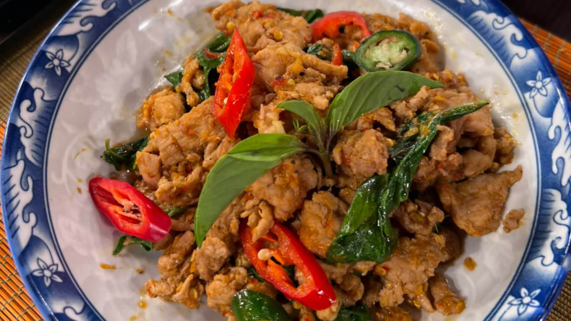 Stir-fried Spicy Pork/Chicken with Sweet Basil