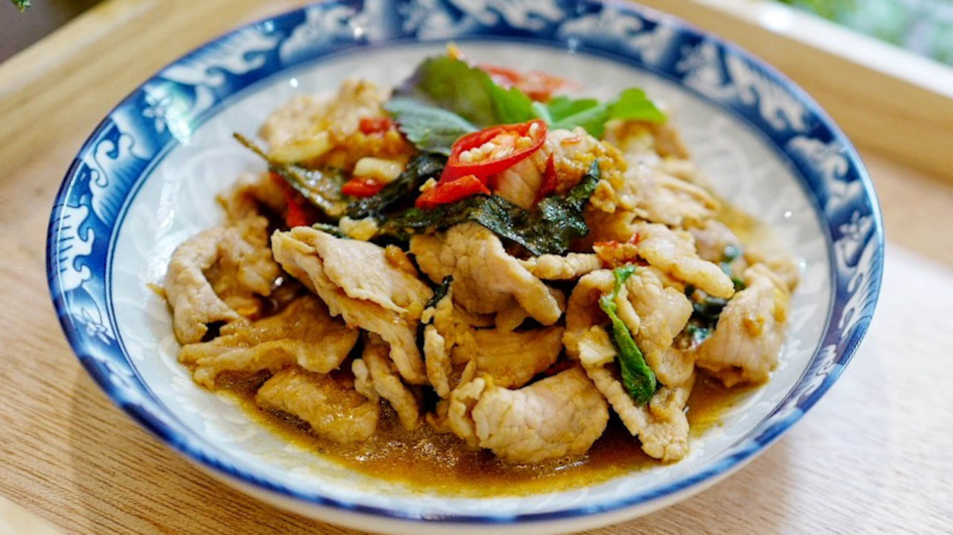 Stir-fried Pork/Chicken with Basil