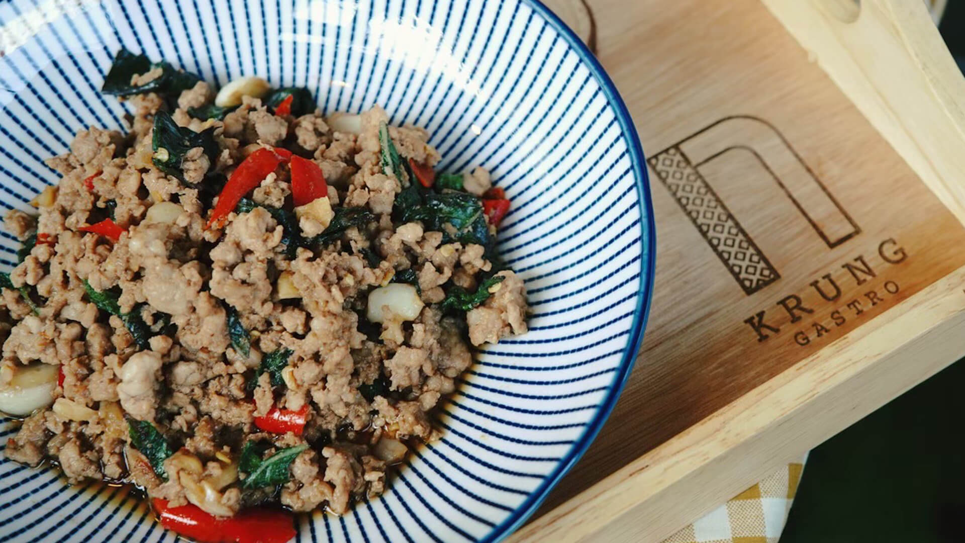 Stir-fried Minced Pork/Chicken with Basil