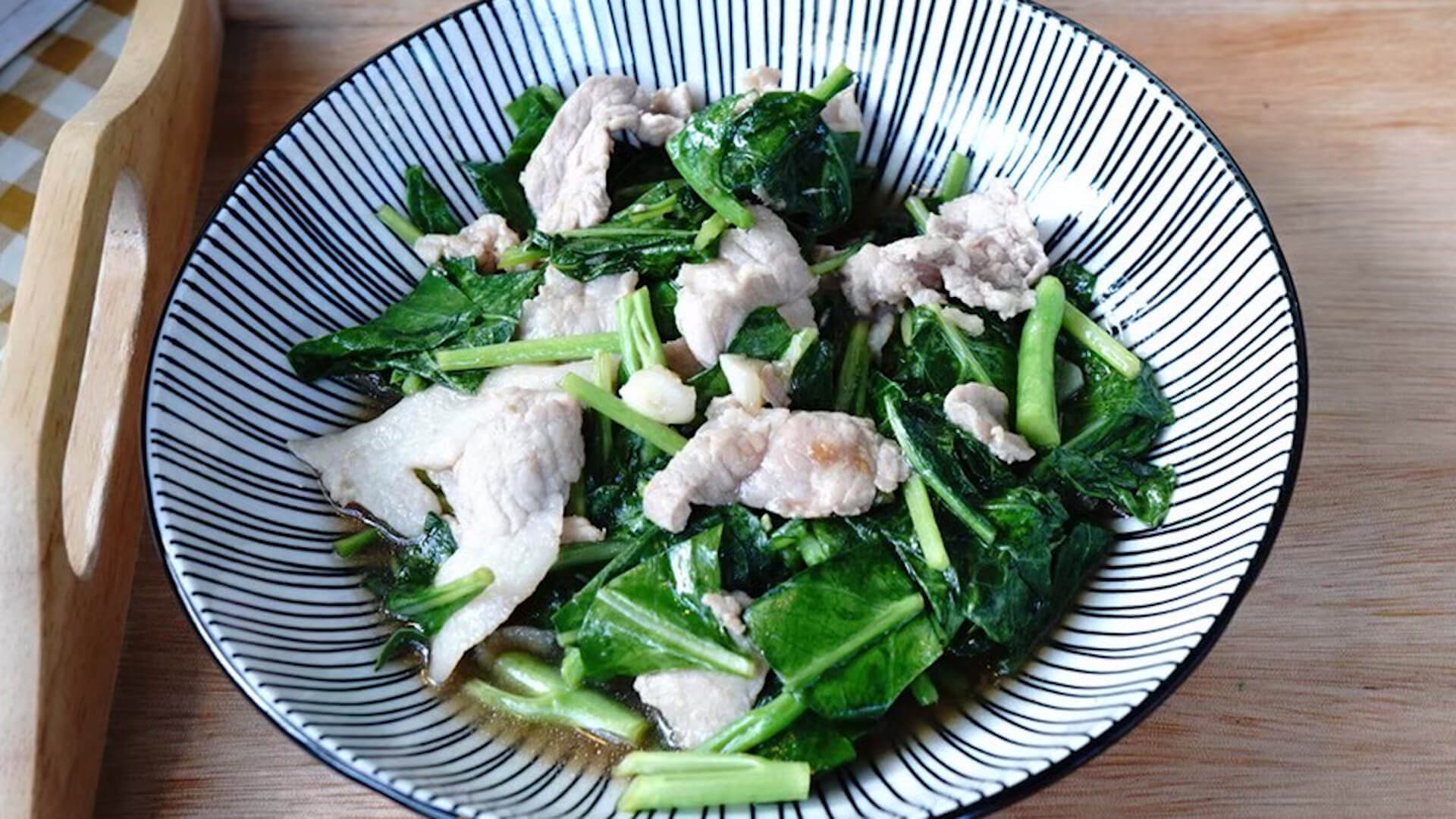 Stir-fried Chinese Kale and Pork with Oyster Sauce