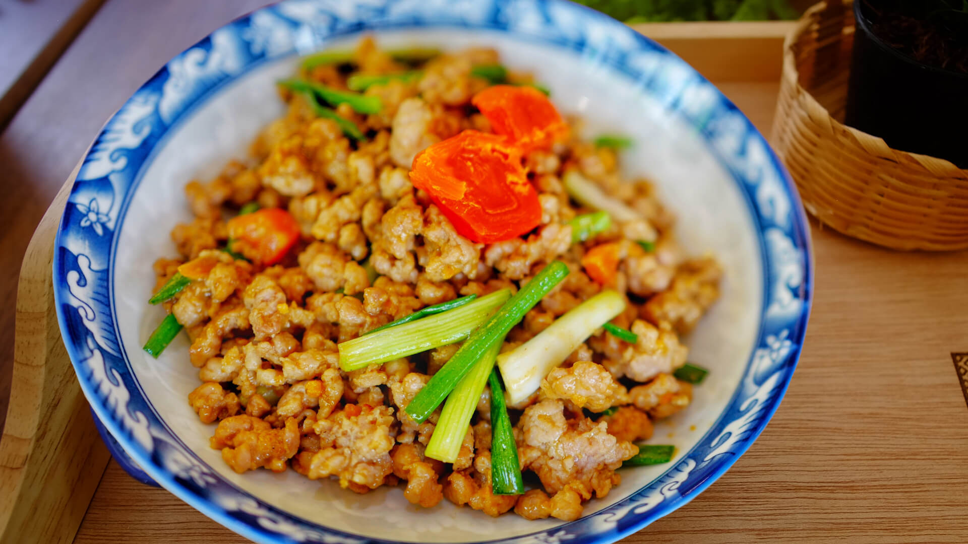Stir-fried Minced Pork/Chicken with Salted Egg Yolk