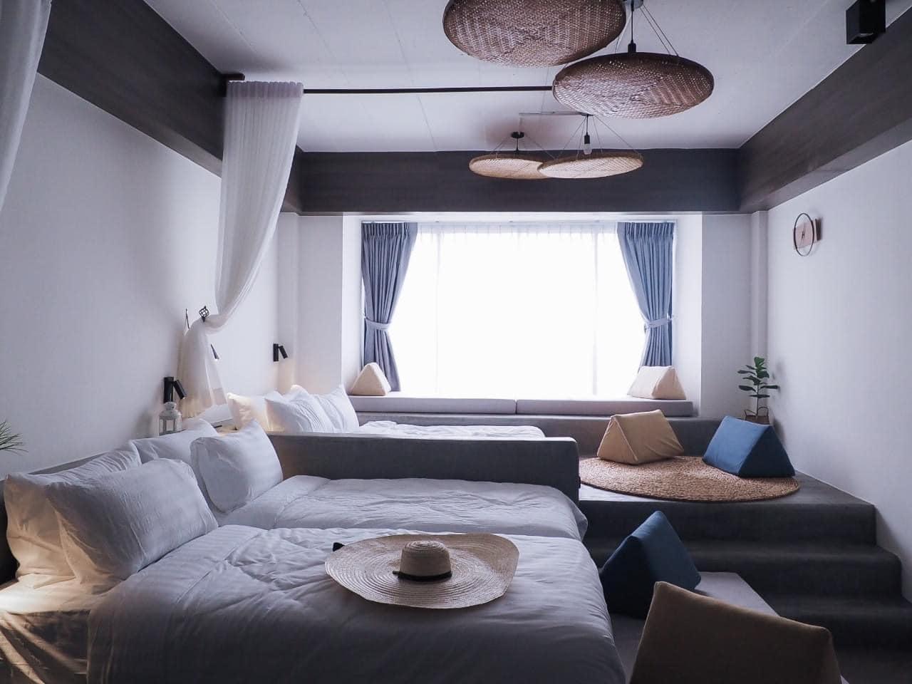 The Athit room